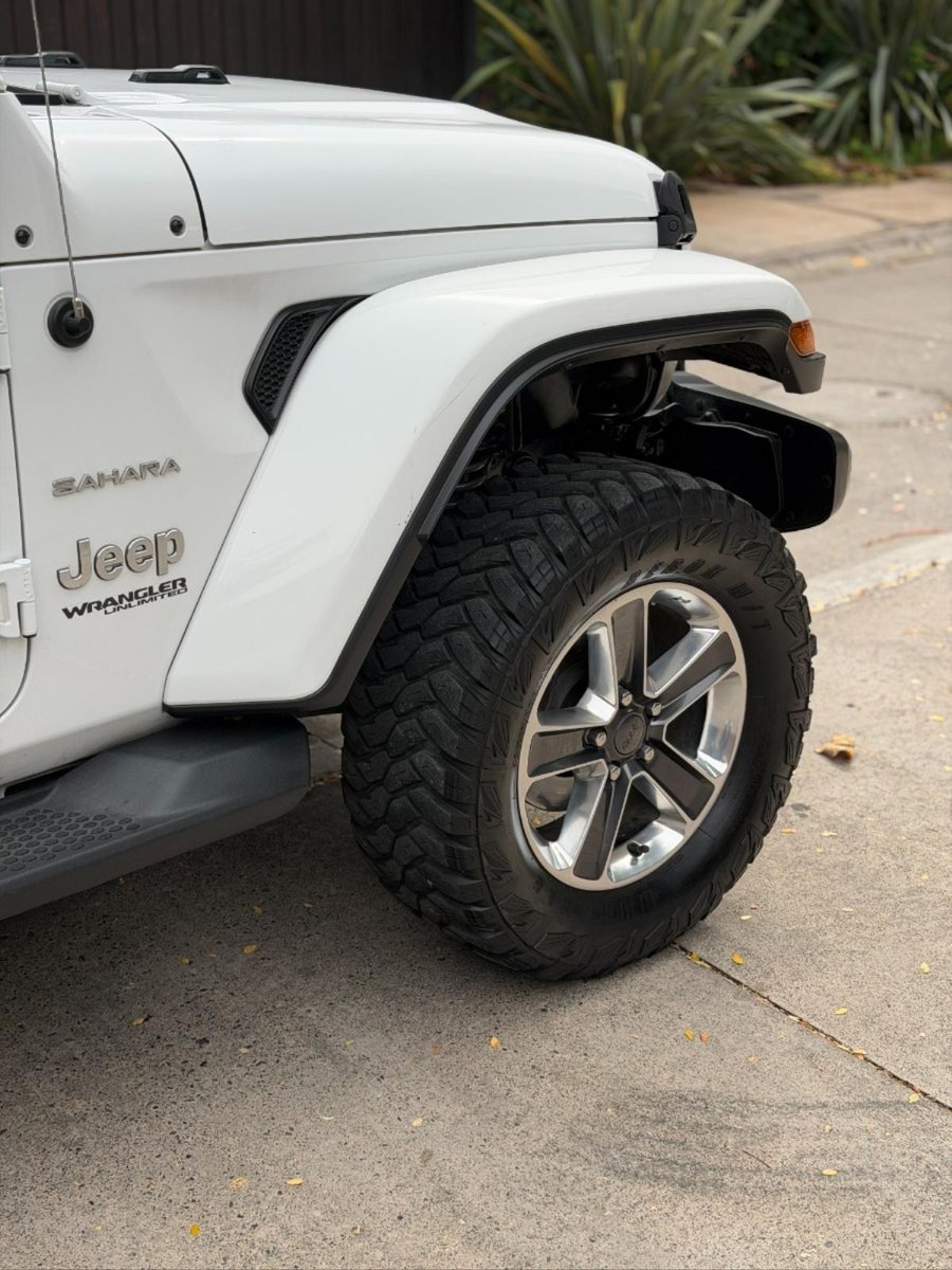 JEEP WRANGLER 3.6 UNLIMITED SAHARA 2019 - Imagen 6 de 9