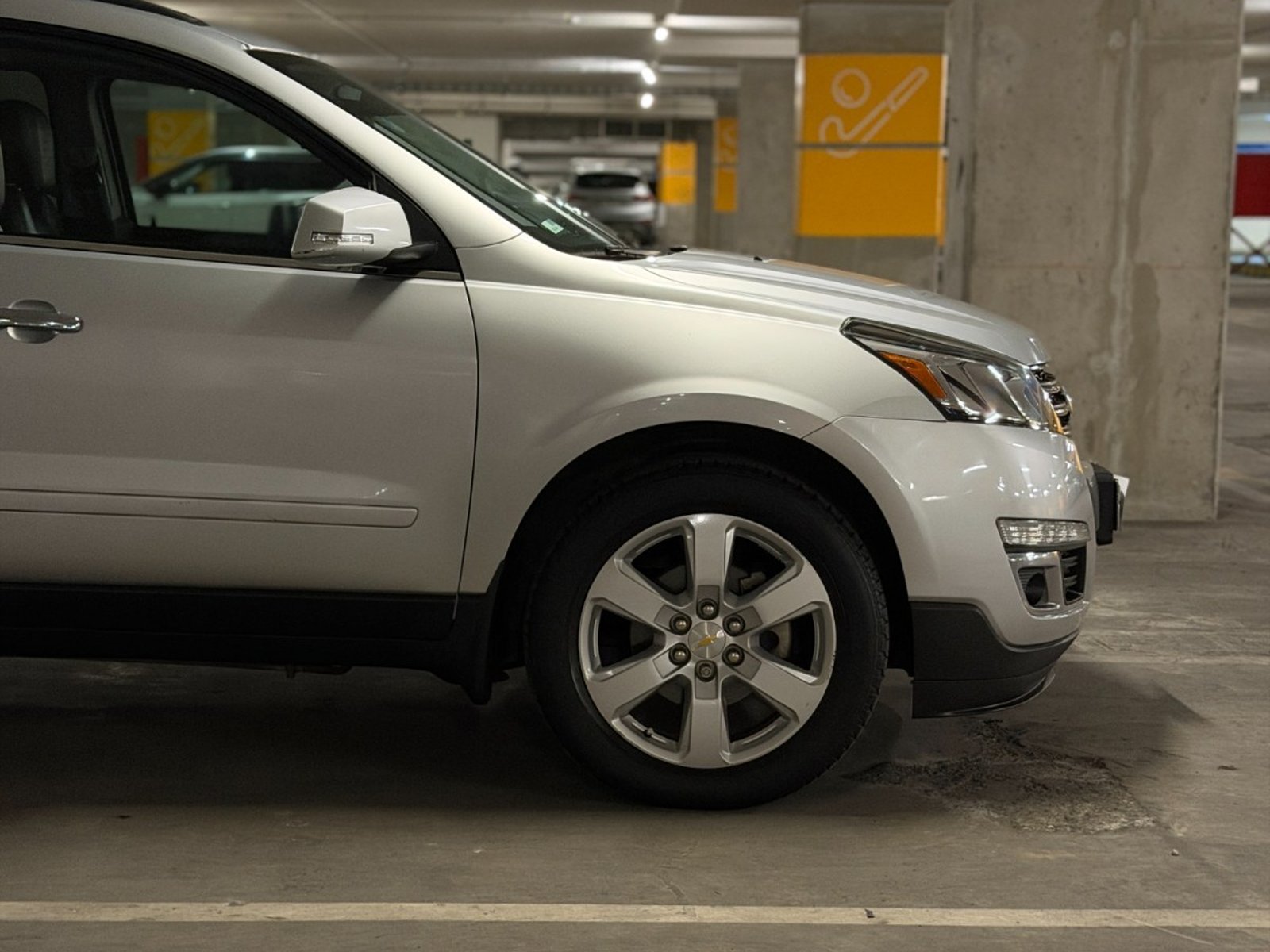 Chevrolet TRAVERSE LT AWD ; ;• ; ;Patente 0 ; ;• ; ;GRIS 2016 - Foto 5 de 9