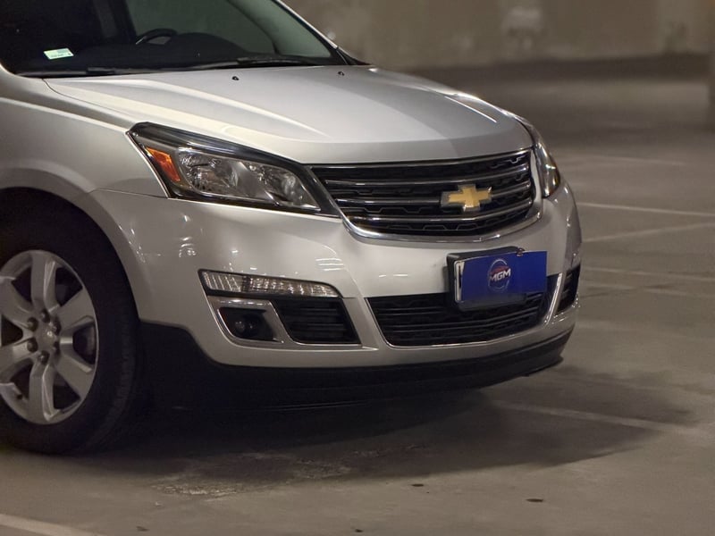 Chevrolet TRAVERSE LT AWD ; ;• ; ;Patente 0 ; ;• ; ;GRIS 2016 - Imagen 3 de 9