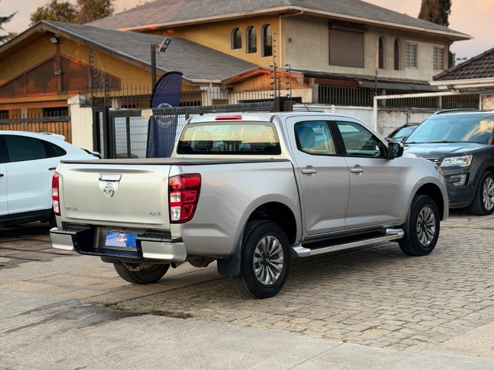 Mazda BT-50 3.0 DIESEL 4X4 2023 - Foto 5 de 9