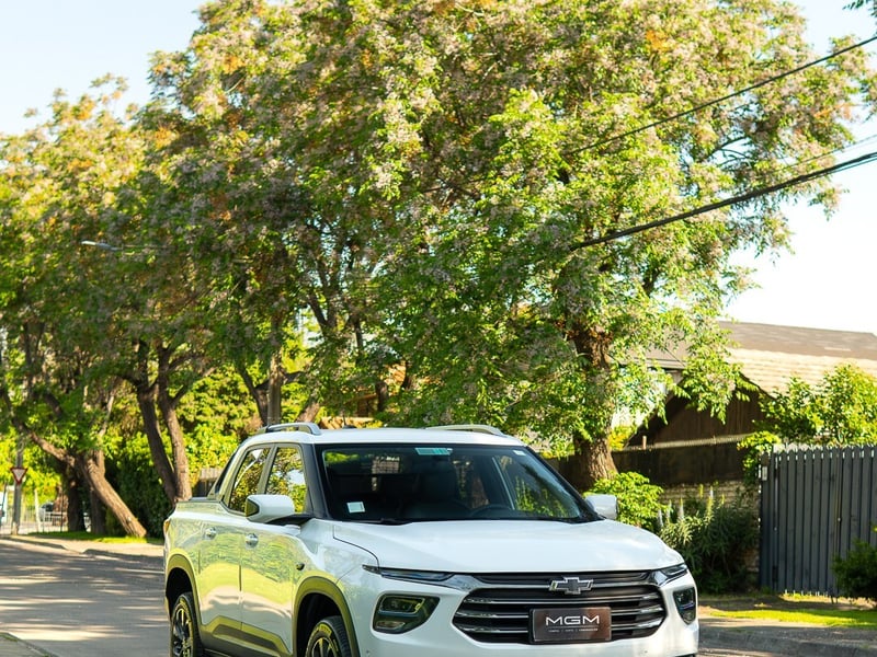 Chevrolet MONTANA 1.2T PREMIER 4X2 MT ¡Recién Llegado! ; ;• ; ;Patente 3 ; ;• ; ;BLANCO 2024 - Imagen 3 de 10