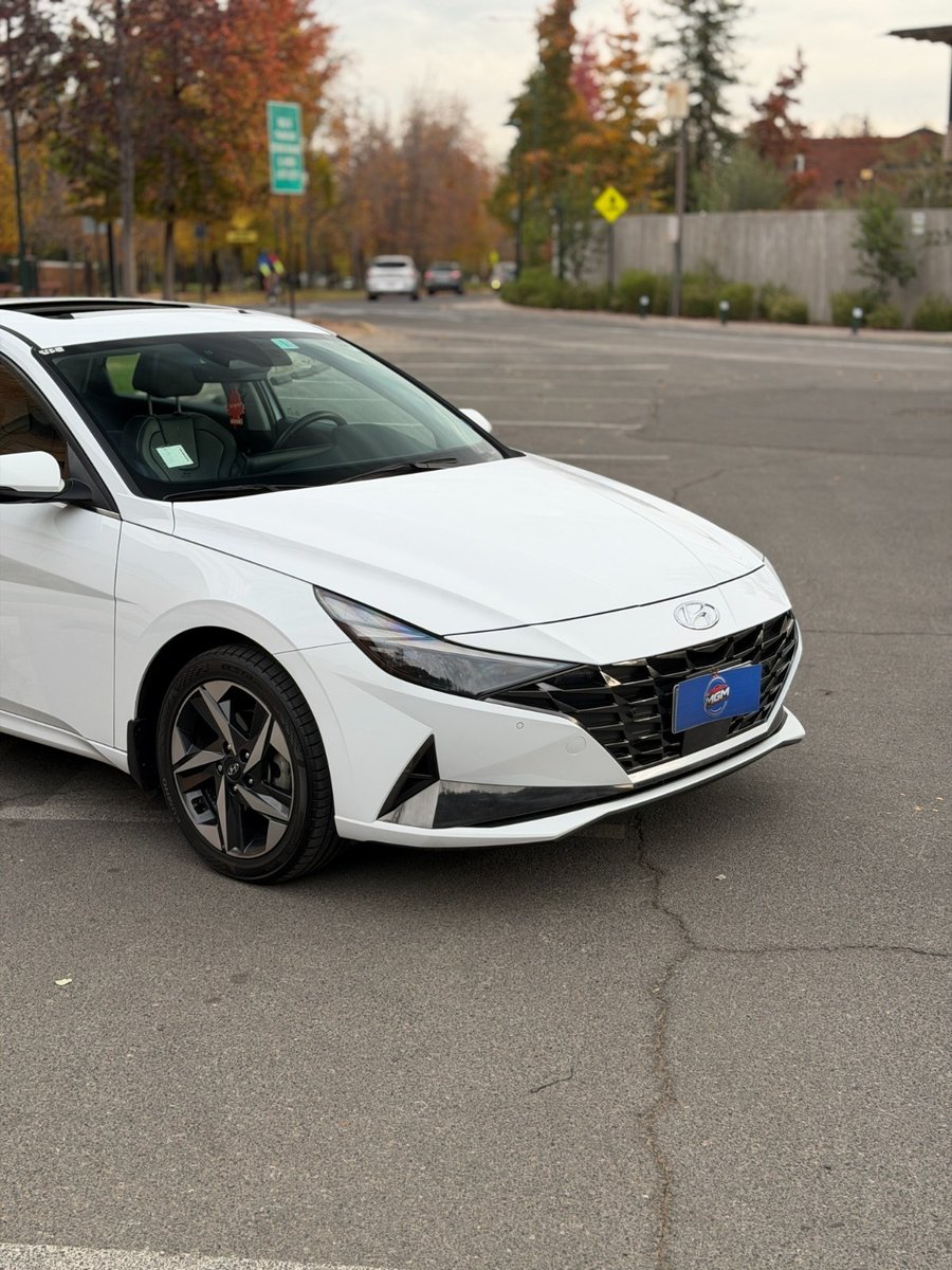 HYUNDAI ELANTRA Premium 2022 - Imagen 6 de 10
