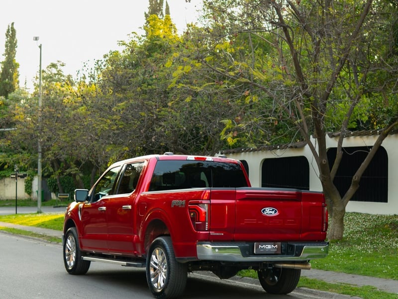 Ford F-150 LARIAT LUXURY 5.0 ¡Recién Llegado! ; ;• ; ; ; ;• ; ;Patente 4 ; ;• ; ;ROJO 2026 - Imagen 6 de 10