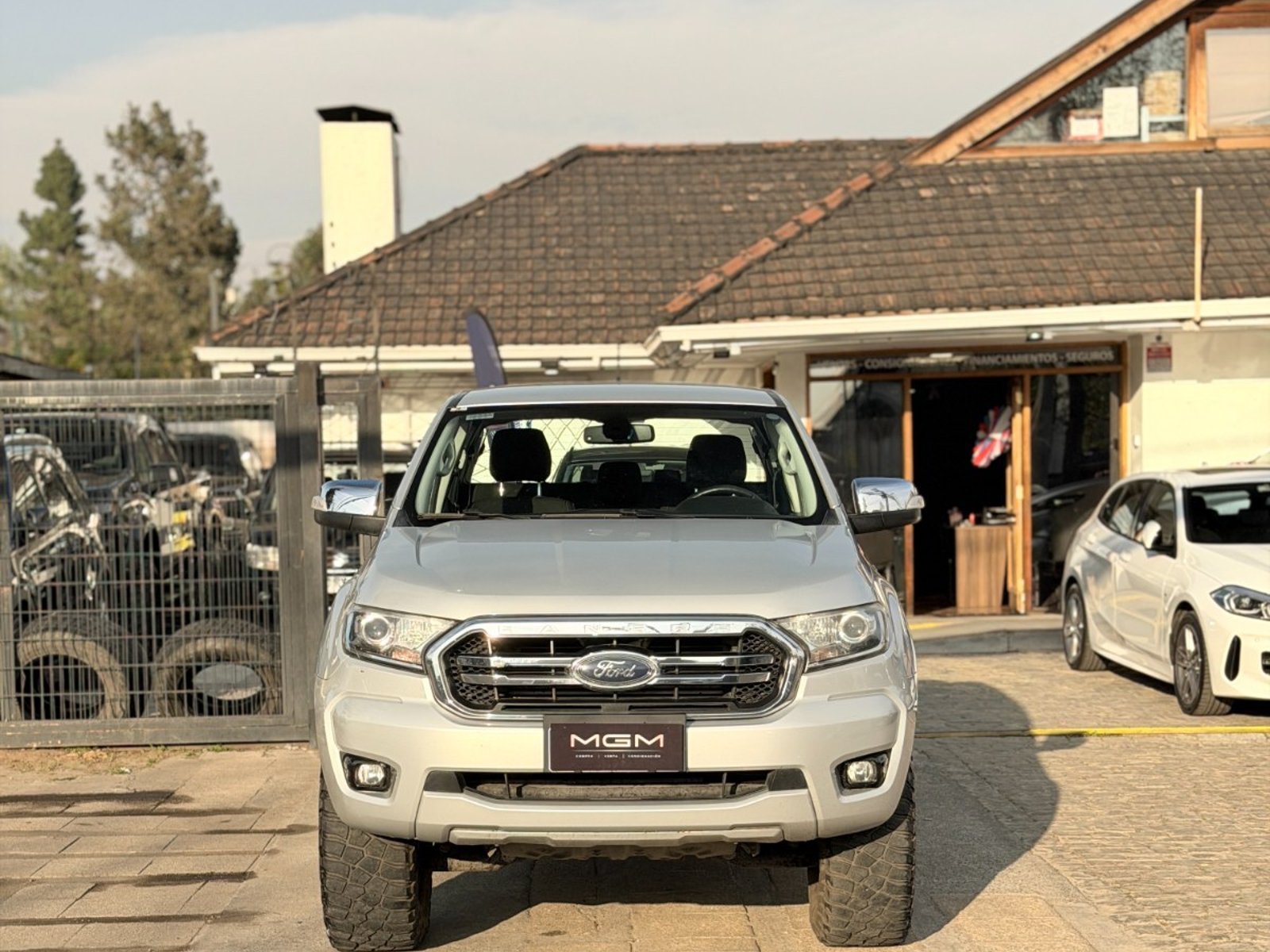 Ford RANGER 3.2 XLT 4X4 AT ¡Recién Llegado! ; ;• ; ; ; ;• ; ; ; ;• ; ;Patente 2 ; ;• ; ;PLATEADO 2021 - Foto 2 de 10