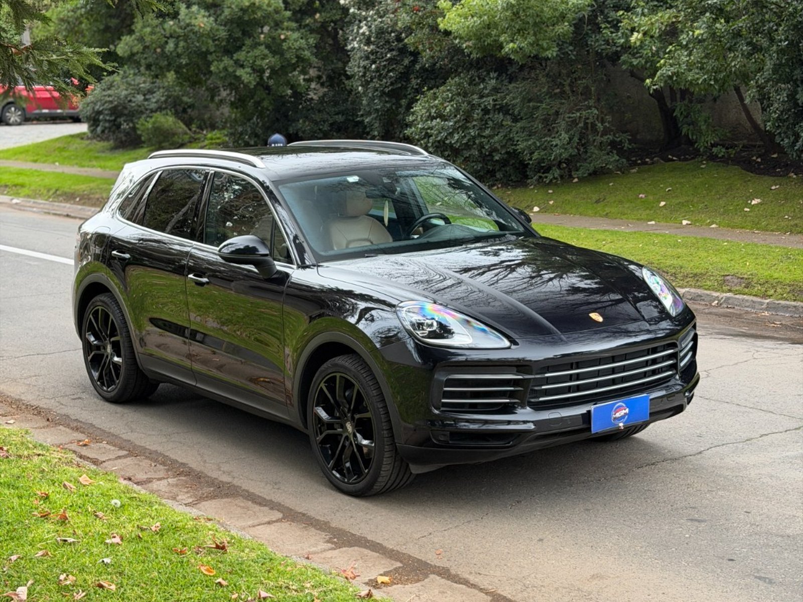 Porsche CAYENNE 3.0 V6 E3 4X4 ; ;• ; ;Patente 4 ; ;• ; ;NEGRO 2018 - Foto 4 de 9