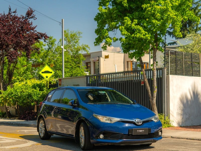 Toyota AURIS LEI 1.6 ¡Recién Llegado! ; ;• ; ; ; ;• ; ;Patente 3 ; ;• ; ;AZUL 2019 - Imagen 3 de 10