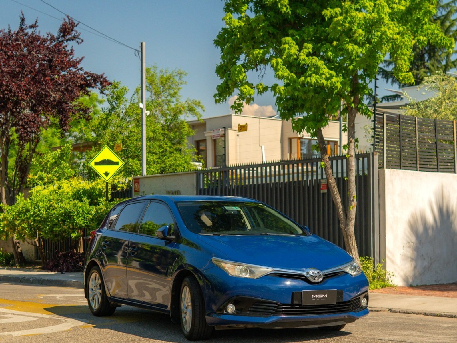 Toyota AURIS LEI 1.6 ¡Recién Llegado! ; ;• ; ; ; ;• ; ;Patente 3 ; ;• ; ;AZUL 2019 - Foto 3 de 10
