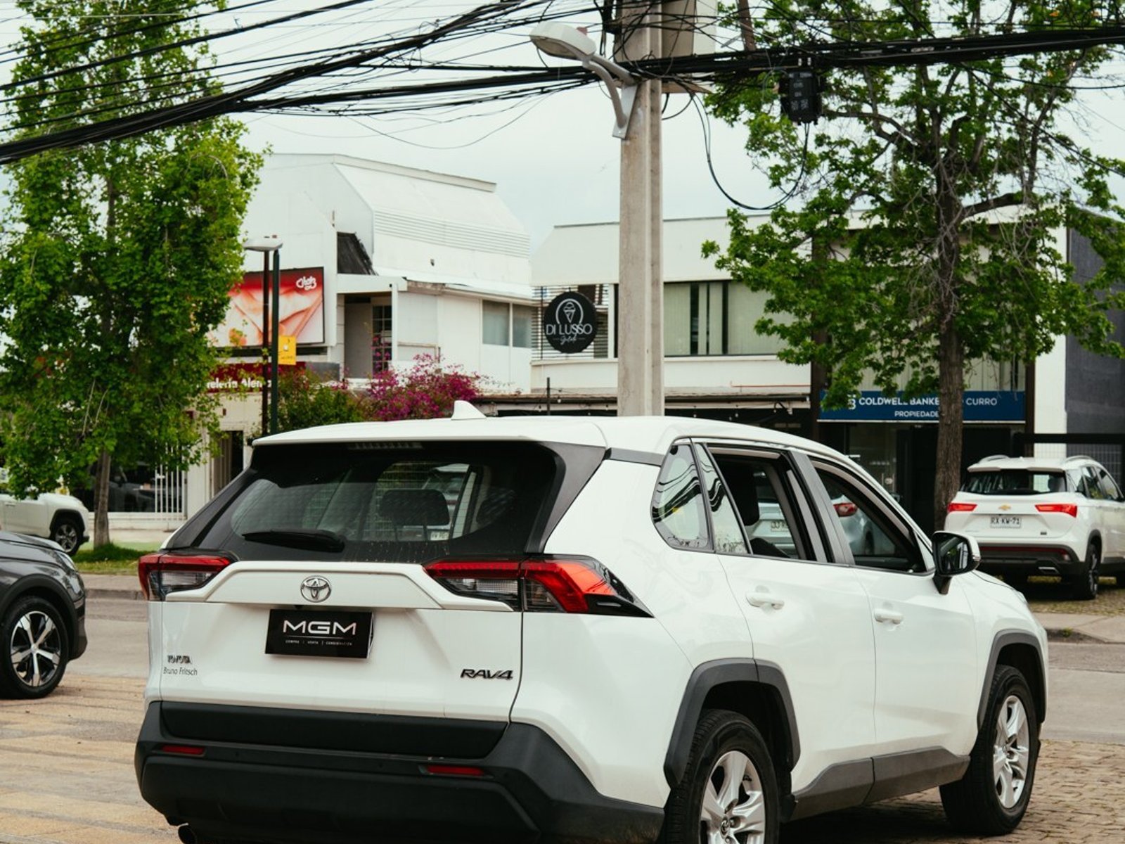 Toyota RAV 4 2.0 LE 4X2 CVT AT ¡Recién Llegado! ; ;• ; ; ; ;• ; ;Patente 5 ; ;• ; ;BLANCO 2020 - Foto 4 de 10