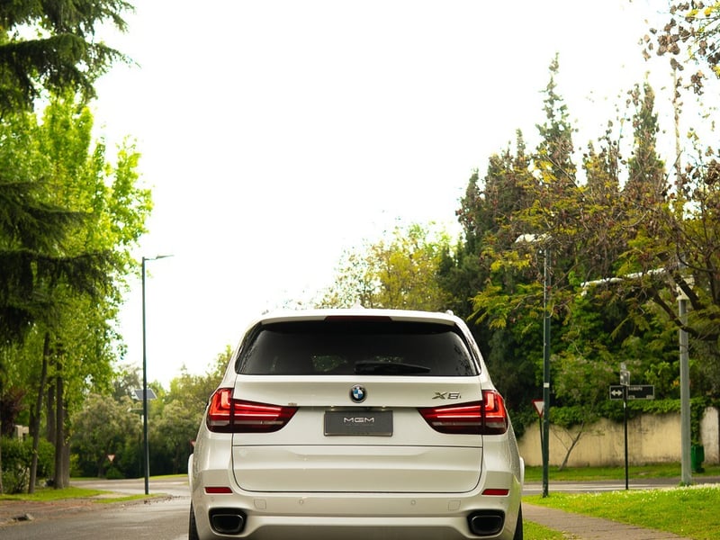 BMW X5 4.4 X-DRIVE 50I M ¡Recién Llegado! ; ;• ; ; ; ;• ; ;Patente 1 ; ;• ; ;BLANCO 2016 - Imagen 9 de 10