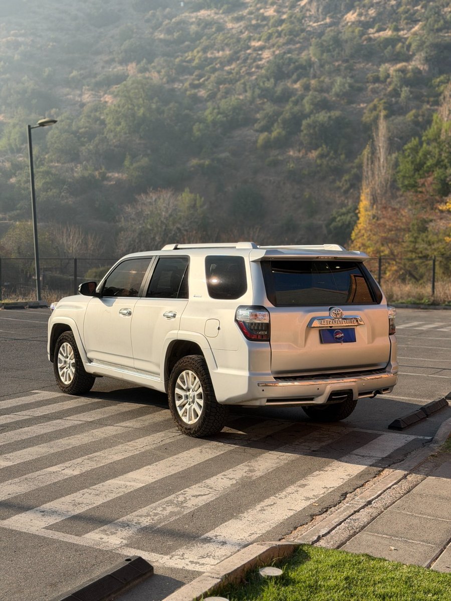 TOYOTA 4 RUNNER Limited 4.0 4WD 2017 - Imagen 8 de 10
