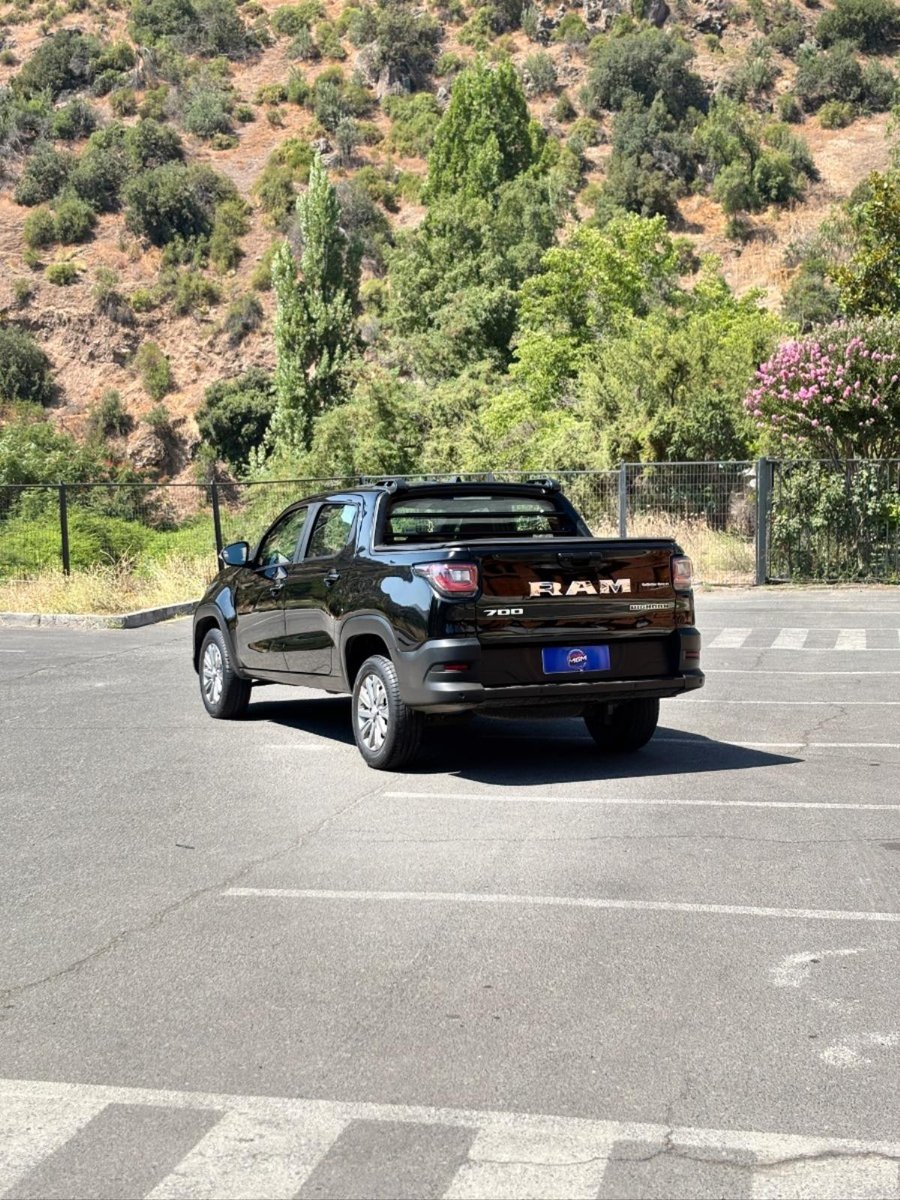 RAM 700 BIGHORND CD 2022 - Imagen 6 de 10