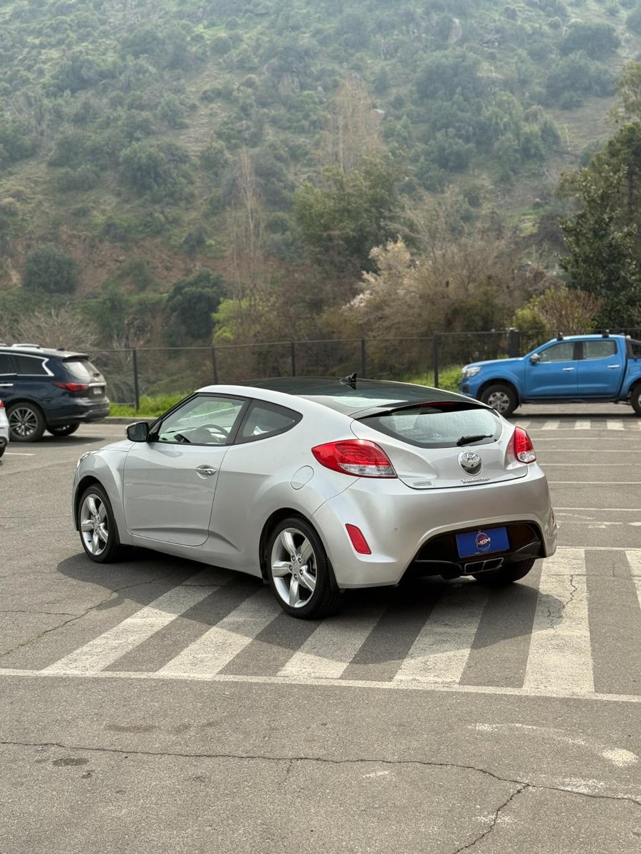 HYUNDAI VELOSTER 1.6 GLS Full Auto 2014 - Imagen 8 de 10