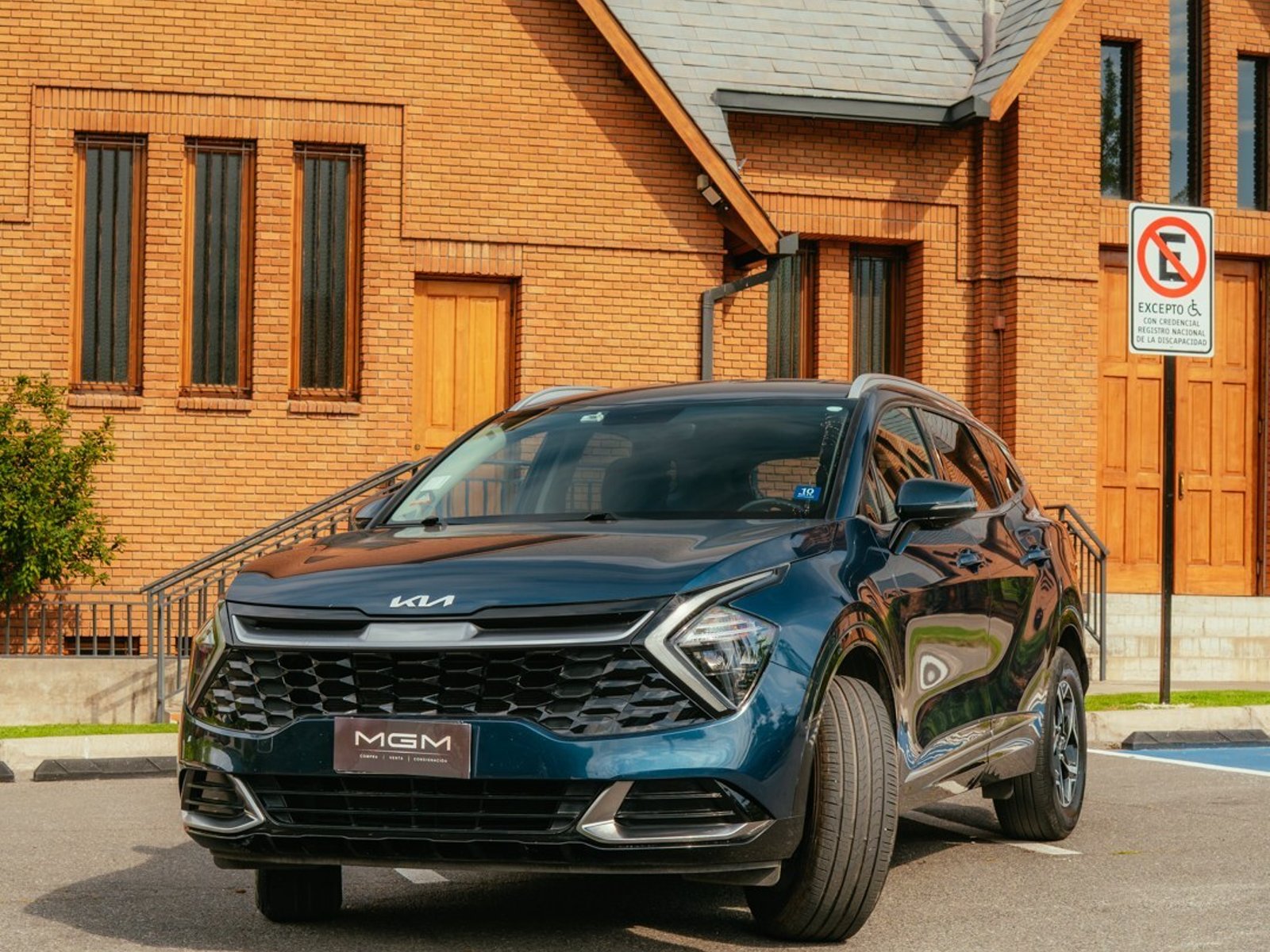 Kia SPORTAGE 2.0 EX BENC 2WD ¡Recién Llegado! ; ;• ; ; ; ;• ; ;Patente 5 ; ;• ; ;AZUL 2023 - Foto 3 de 10