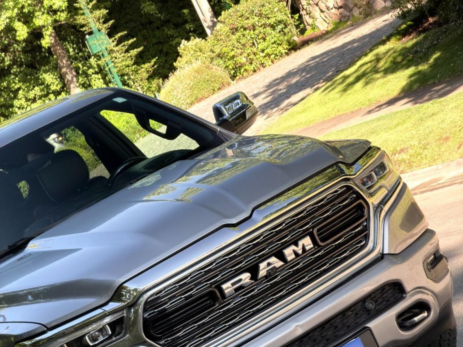 RAM 1500 LIMITED Patente 6 ; ;• ; ;PLATEADO 2023 - Foto 5 de 10