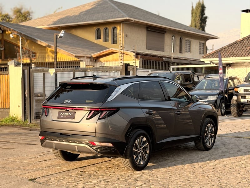 Hyundai TUCSON 2.0 NX4 VALUE 2WD AT ¡Recién Llegado! ; ;• ; ; ; ;• ; ;Patente 4 ; ;• ; ;GRIS 2024 - Imagen 8 de 10