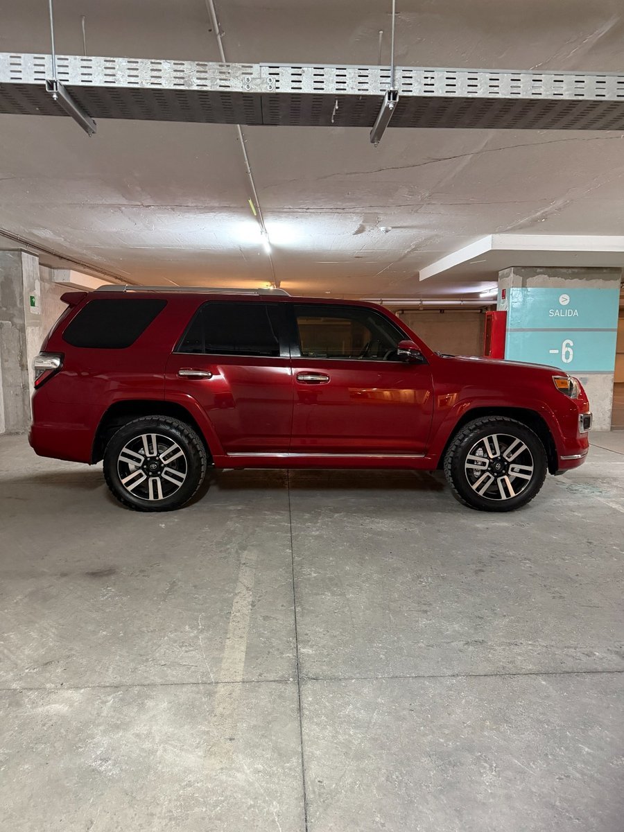 Toyota 4 RUNNER Limited 4x4 2018 - Imagen 8 de 10