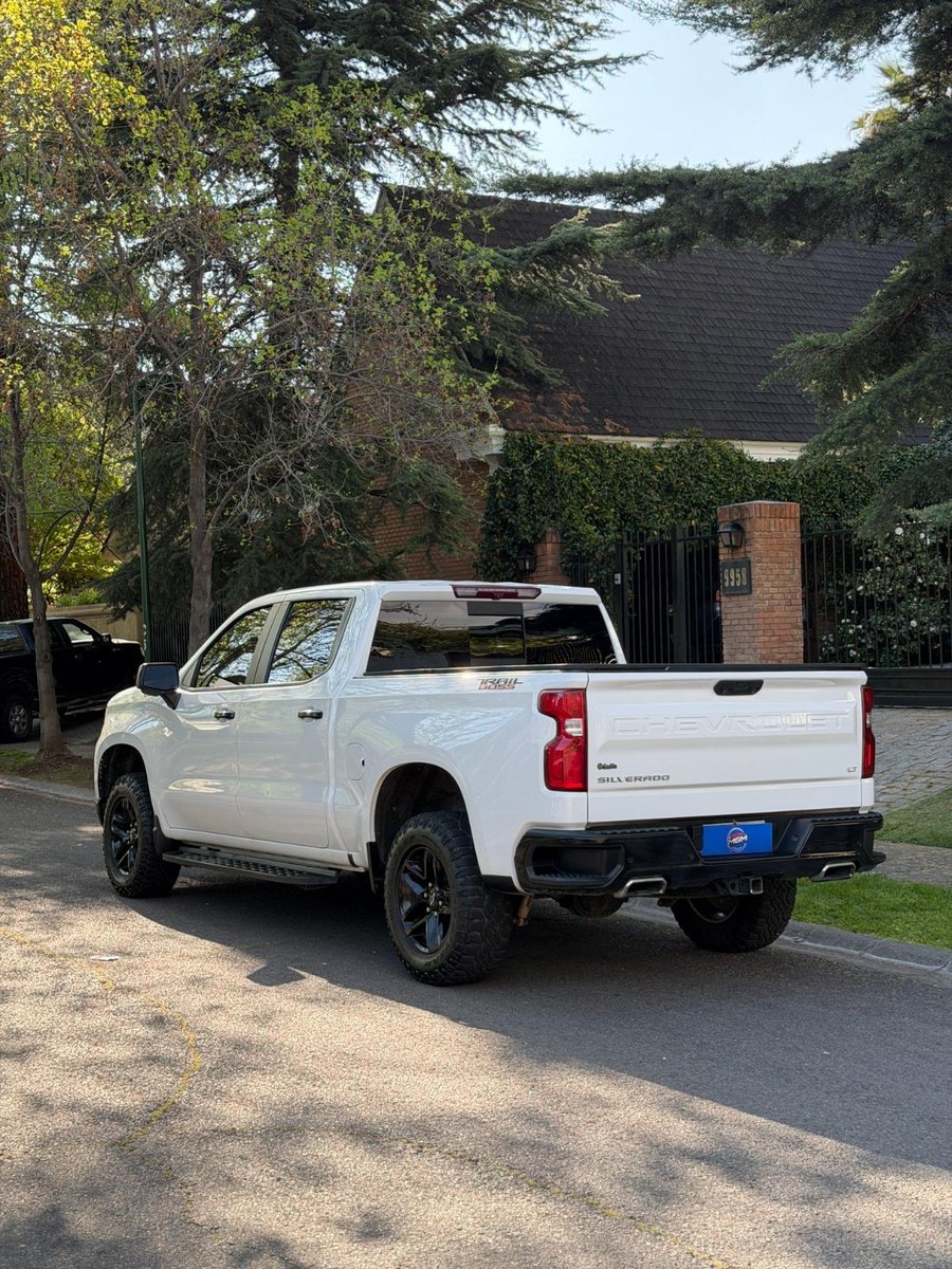 CHEVROLET SILVERADO Trail Boss Z71 2023 - Imagen 5 de 10