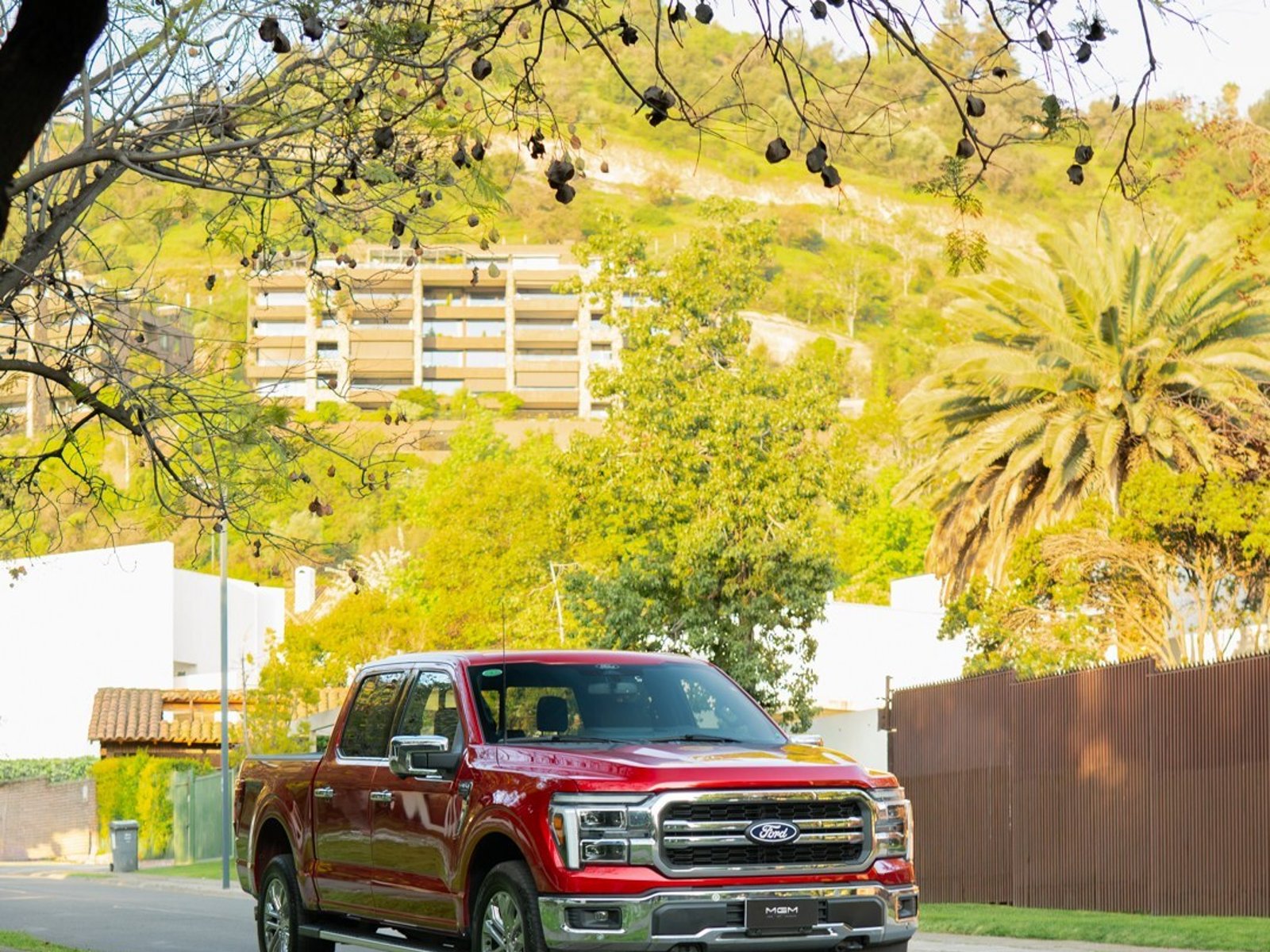 Ford F-150 LARIAT LUXURY 5.0 ¡Recién Llegado! ; ;• ; ; ; ;• ; ;Patente 4 ; ;• ; ;ROJO 2026 - Foto 3 de 10
