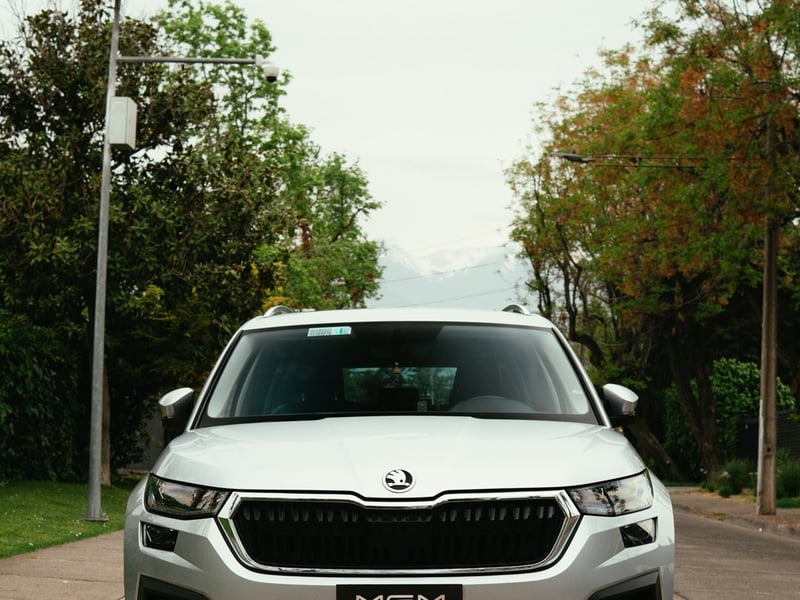 Skoda KAROQ 2.0 4X4 ¡Recién Llegado! ; ;• ; ; ; ;• ; ; ; ;• ; ;Patente 0 ; ;• ; ;PLATEADO 2022 - Imagen 3 de 10