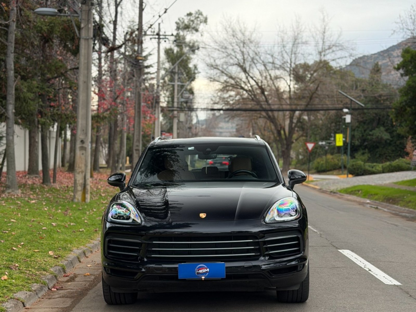 Porsche CAYENNE 3.0 V6 E3 4X4 ; ;• ; ;Patente 4 ; ;• ; ;NEGRO 2018 - Foto 2 de 9