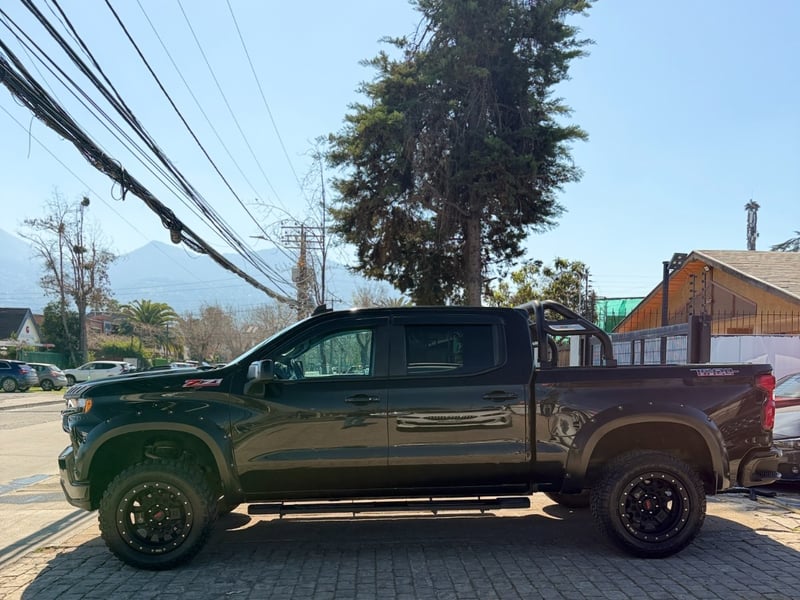 Chevrolet SILVERADO LT ; ;• ; ;Patente 3 ; ;• ; ;NEGRO 2021 - Imagen 6 de 10