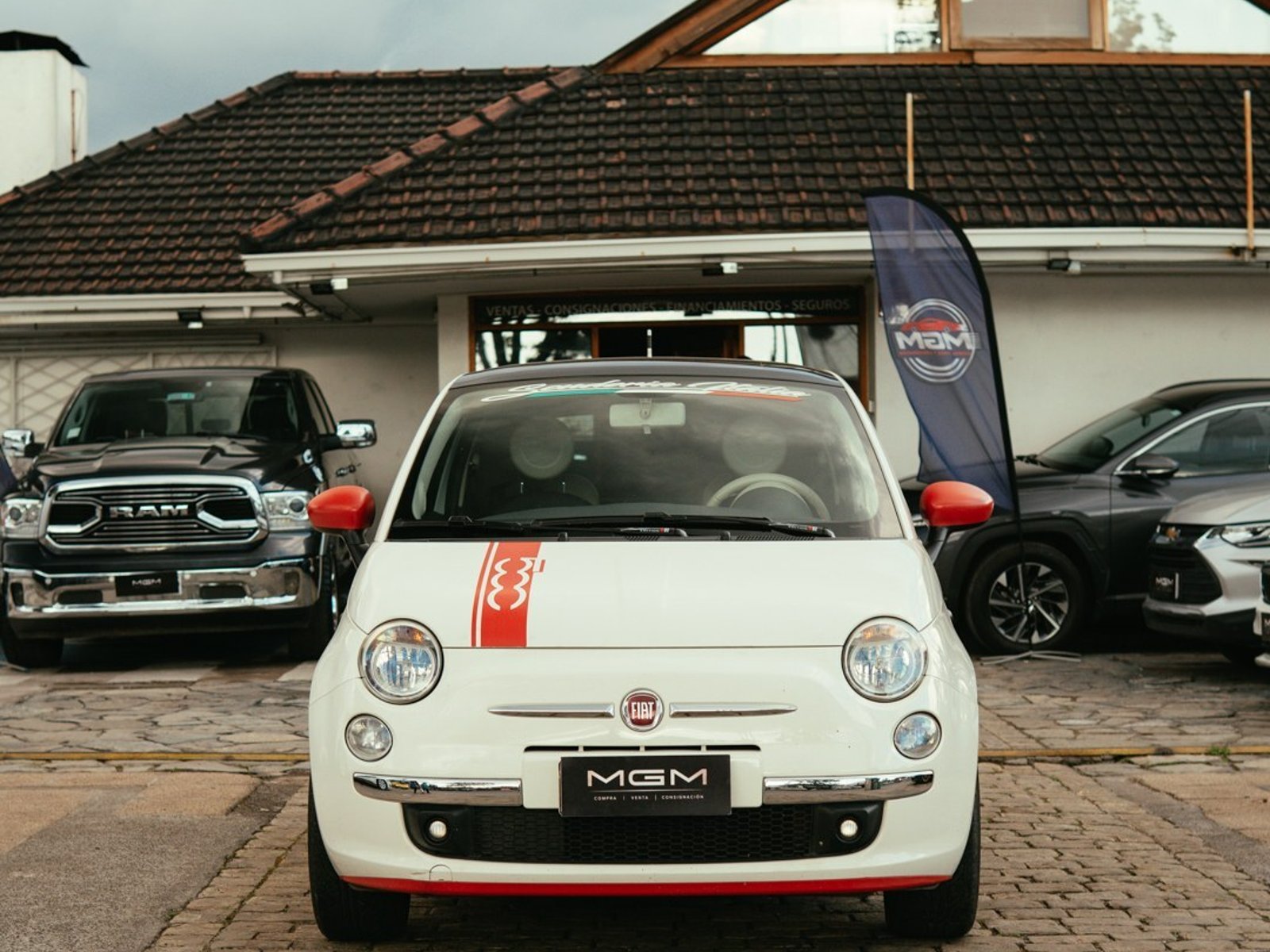 Fiat 500 1.4 LOUNGE ¡Recién Llegado! ; ;• ; ;Patente 7 ; ;• ; ;BLANCO 2016 - Foto 2 de 10