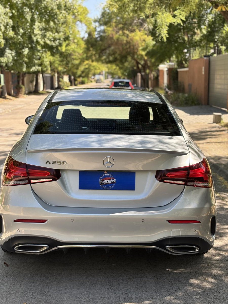 MERCEDES-BENZ A250 SEDÁN 2022 - Imagen 5 de 9