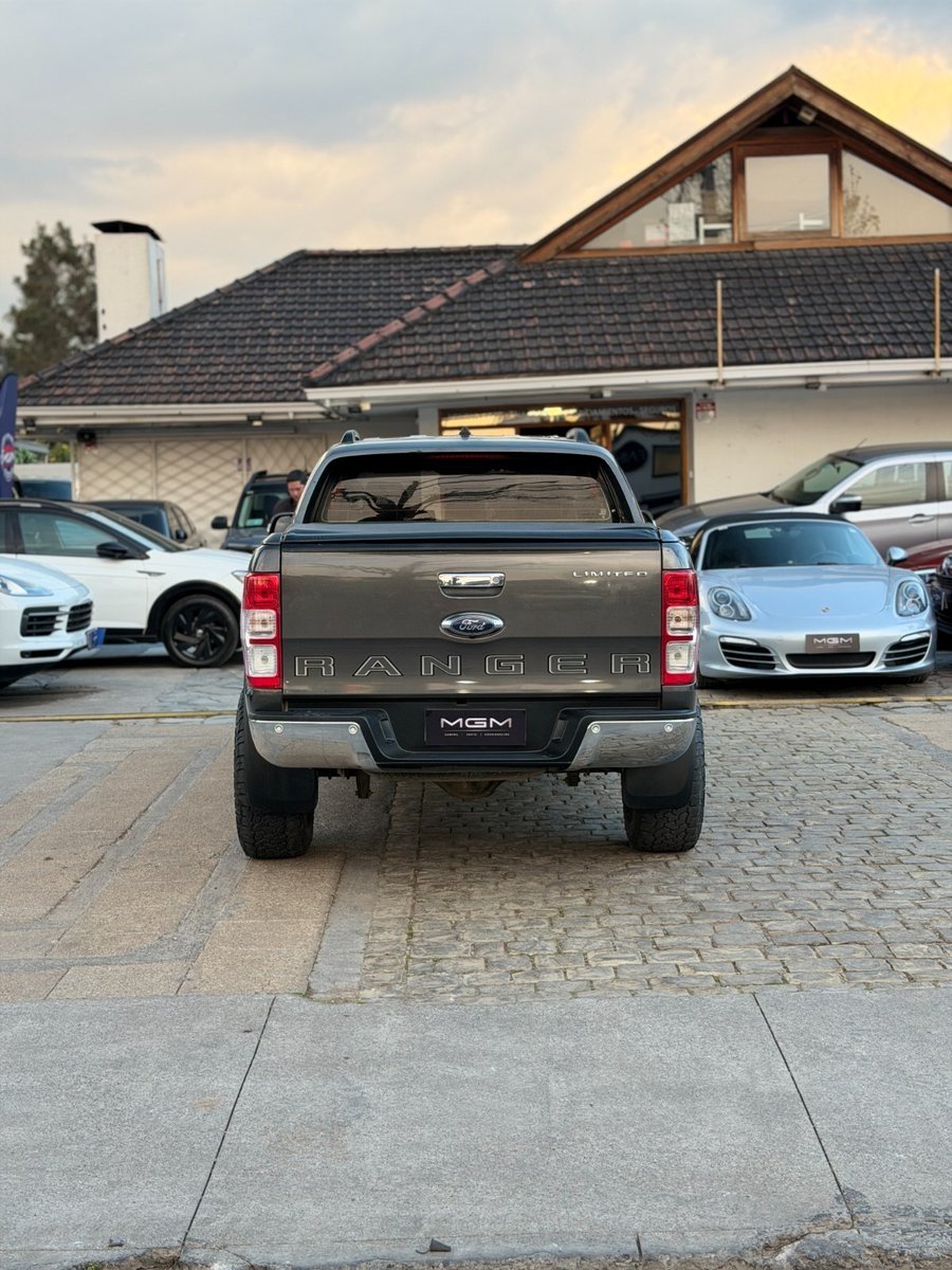 Ford RANGER LIMITED 3.2 4X4 ¡Recién Llegado! ; ;• ; ; ; ;• ; ; ; ;• ; ;Patente 6 ; ;• ; ;GRIS 2022 - Imagen 10 de 10