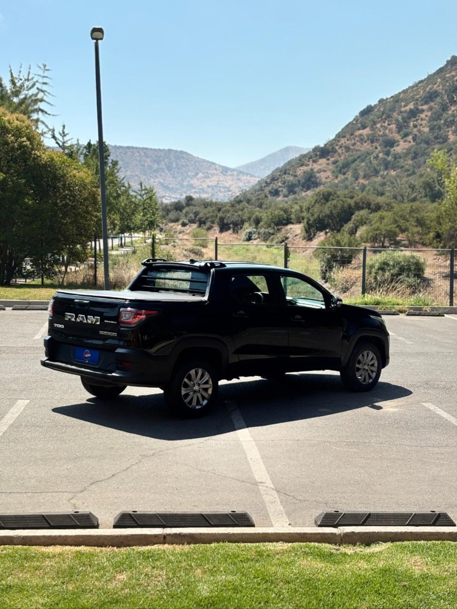 RAM 700 BIGHORND CD 2022 - Imagen 4 de 10