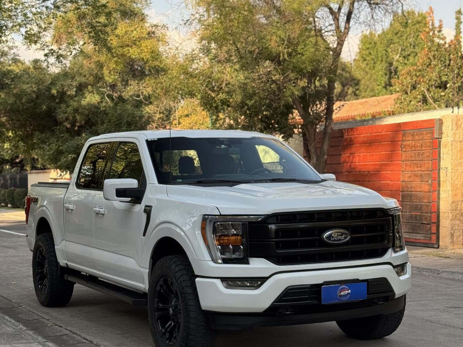 Ford F-150 LARIAT SPORT CC 4X4 5.0L ; ;• ; ;BLANCO OXFORD 2022 - Foto 5 de 10