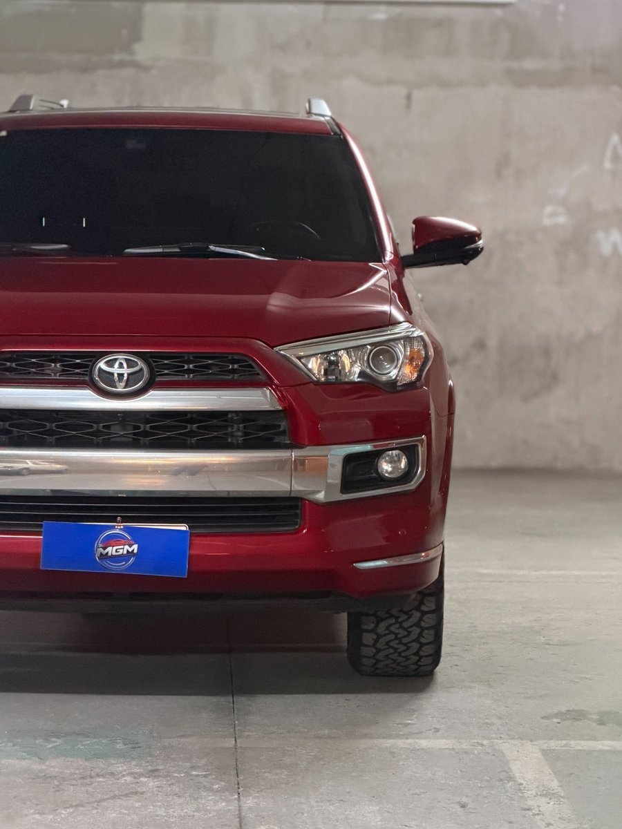 Toyota 4 RUNNER Limited 4x4 2018 - Foto 3 de 10