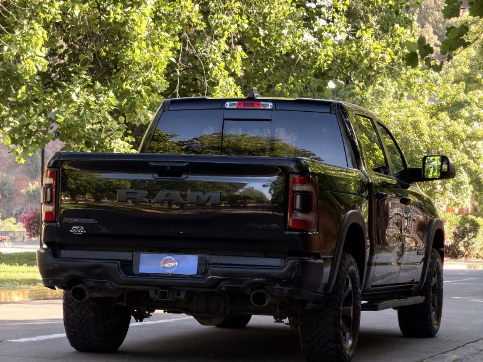 RAM 1500 REBEL RAMBOX ; ;• ; ;Patente 3 ; ;• ; ;NEGRO 2019 - Foto 5 de 10