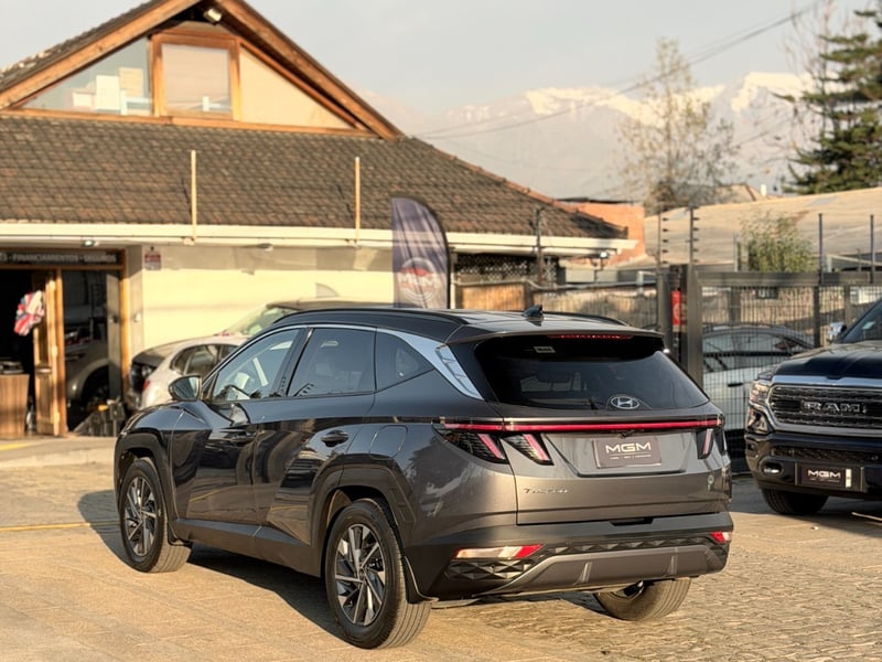 Hyundai TUCSON 2.0 NX4 VALUE 2WD AT ¡Recién Llegado! ; ;• ; ; ; ;• ; ;Patente 4 ; ;• ; ;GRIS 2024 - Imagen 10 de 10