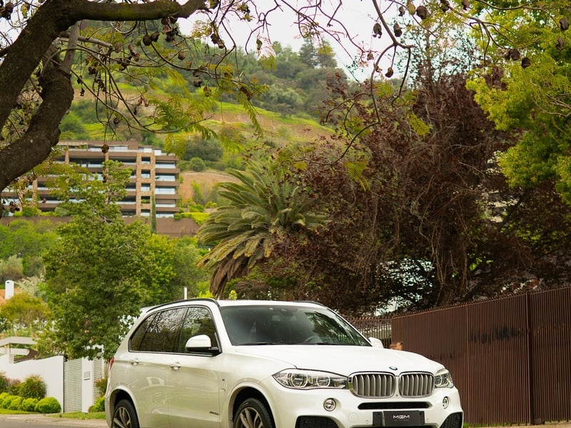 BMW X5 4.4 X-DRIVE 50I M ¡Recién Llegado! ; ;• ; ; ; ;• ; ;Patente 1 ; ;• ; ;BLANCO 2016 - Imagen 3 de 10