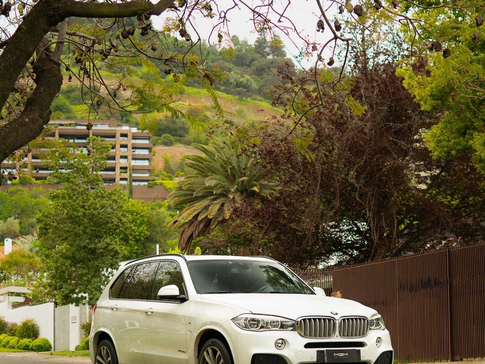 BMW X5 4.4 X-DRIVE 50I M ¡Recién Llegado! ; ;• ; ; ; ;• ; ;Patente 1 ; ;• ; ;BLANCO 2016 - Foto 3 de 10