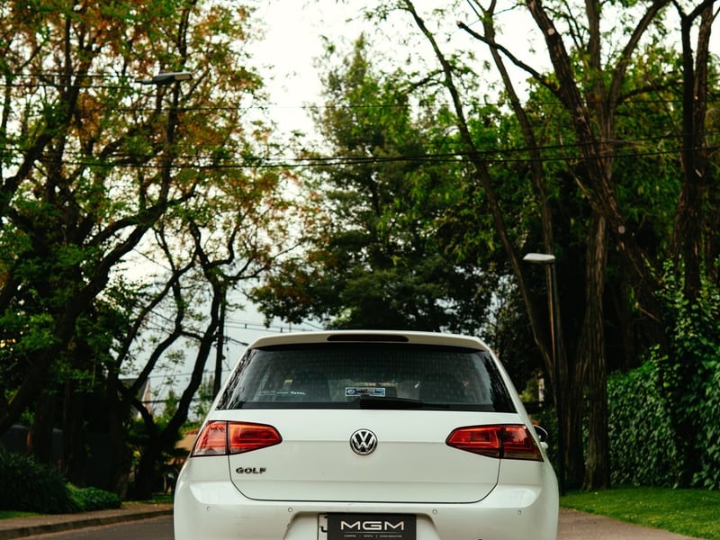 Volkswagen GOLF 1.6 HB AT ¡Recién Llegado! ; ;• ; ; ; ;• ; ;Patente 4 ; ;• ; ;BLANCO 2017 - Imagen 10 de 10