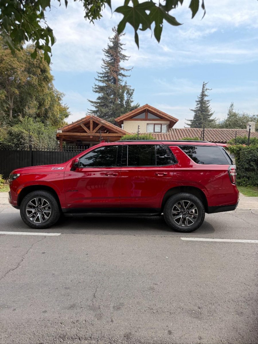 CHEVROLET TAHOE Z71 4WD 2025 - Imagen 8 de 9