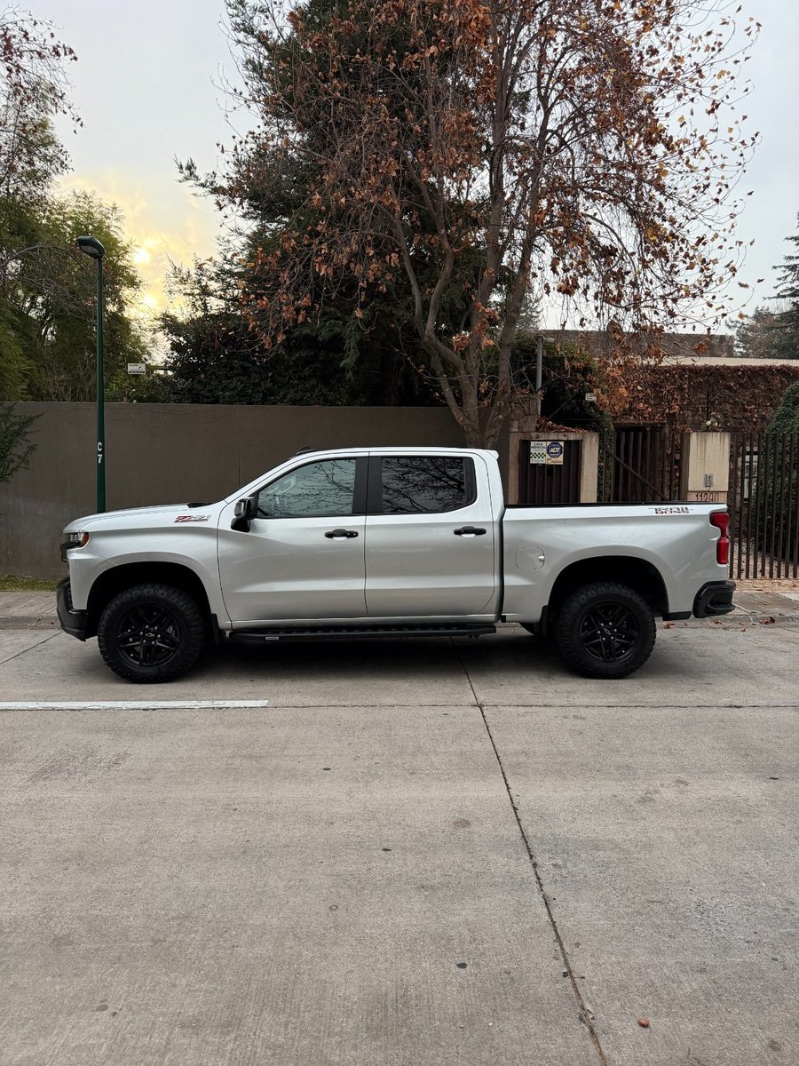 CHEVROLET SILVERADO LT Trail Boss Z71 2021 - Imagen 9 de 10