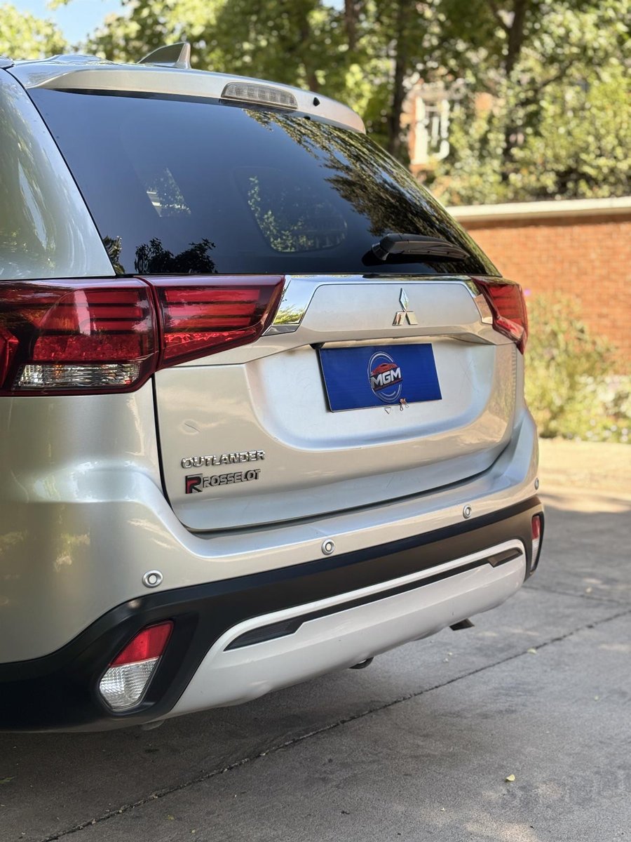 MITSUBISHI OUTLANDER CVT 2.0 AUT 2021 - Imagen 4 de 9