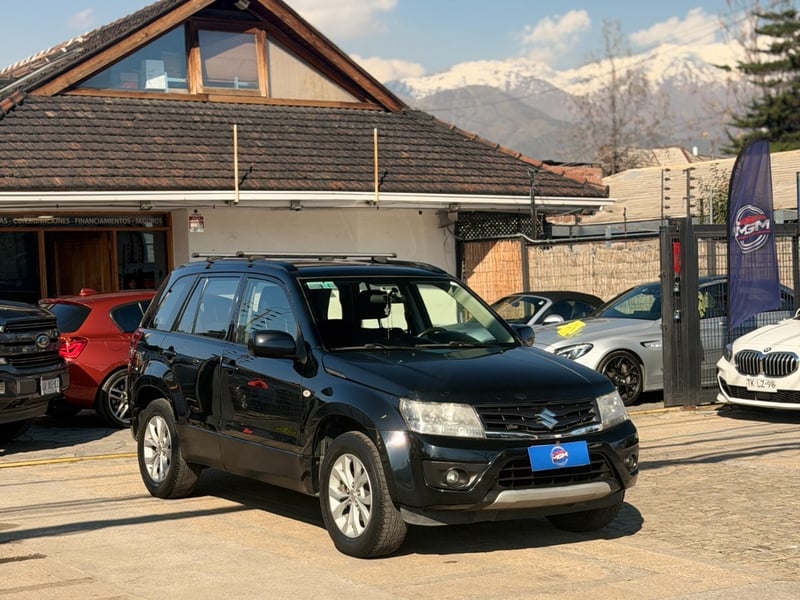 Suzuki GRAND NOMADE GLX 2.4 Patente 7 ; ;• ; ;NEGRO 2017 - Imagen 4 de 10