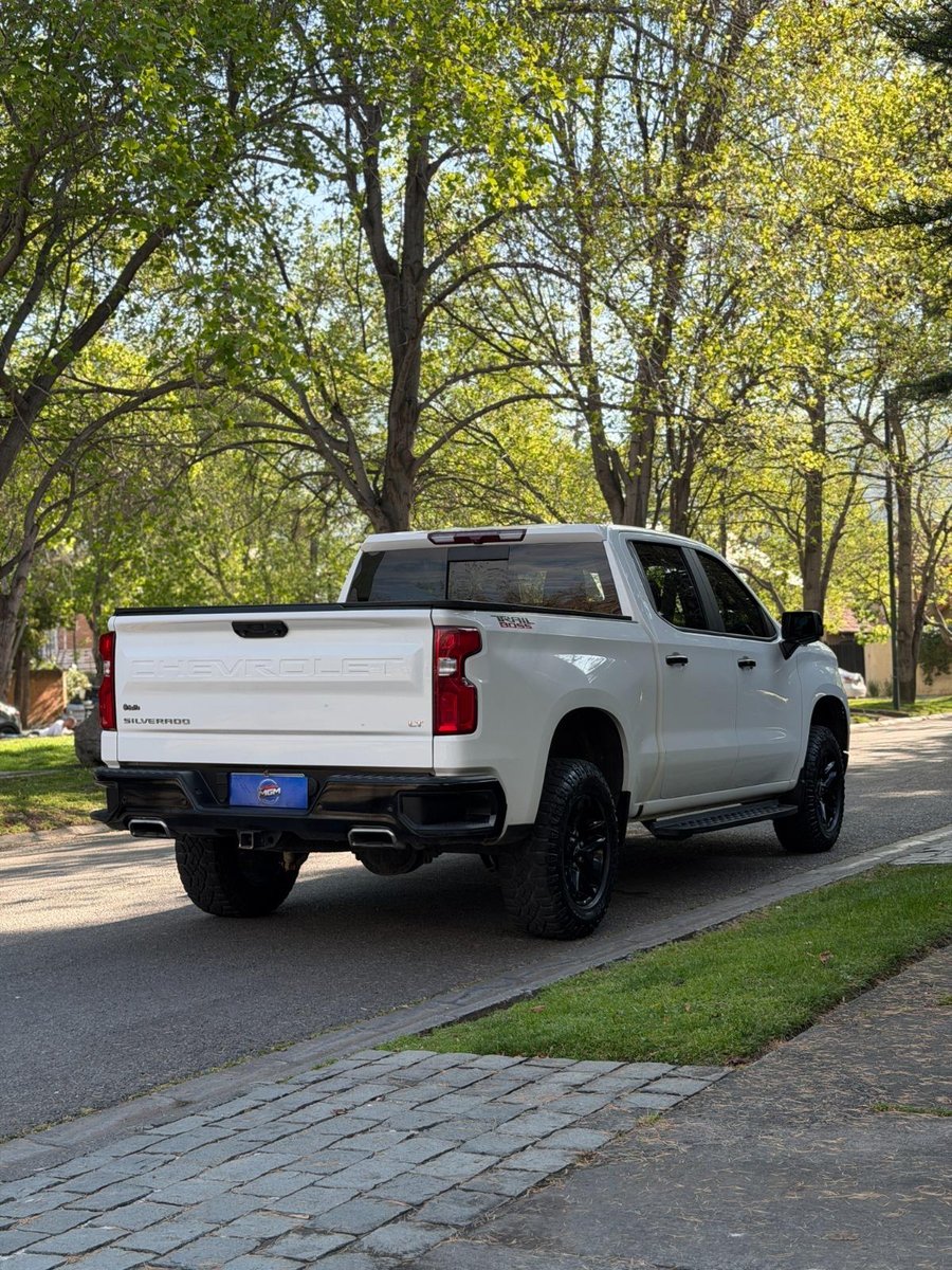CHEVROLET SILVERADO Trail Boss Z71 2023 - Imagen 7 de 10