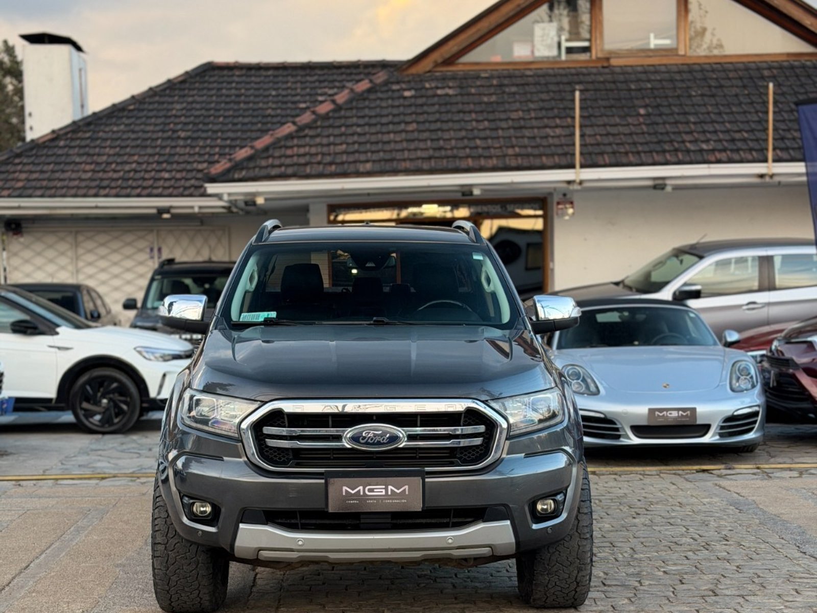 Ford RANGER LIMITED 3.2 4X4 ¡Recién Llegado! ; ;• ; ; ; ;• ; ; ; ;• ; ;Patente 6 ; ;• ; ;GRIS 2022 - Foto 3 de 10