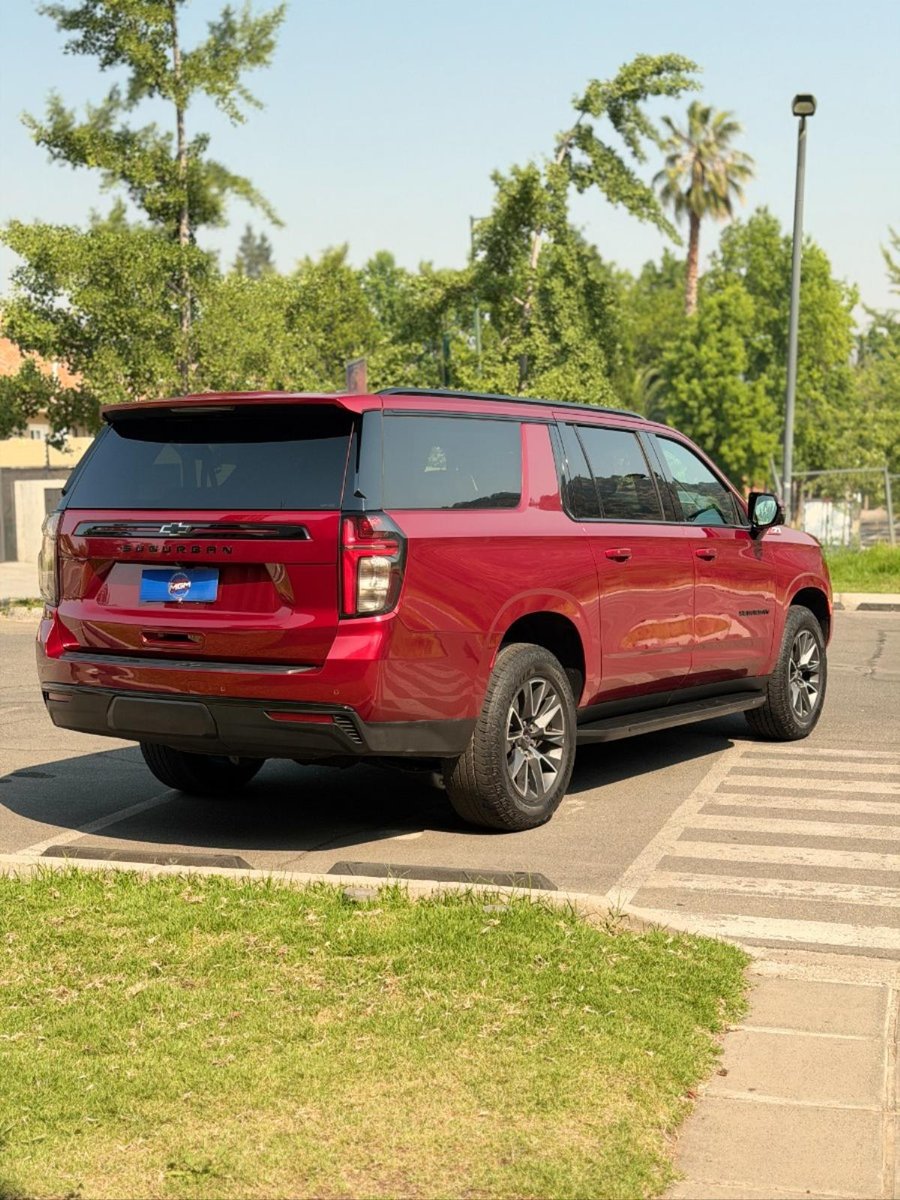 CHEVROLET SUBURBAN Z71 2023 - Imagen 5 de 9