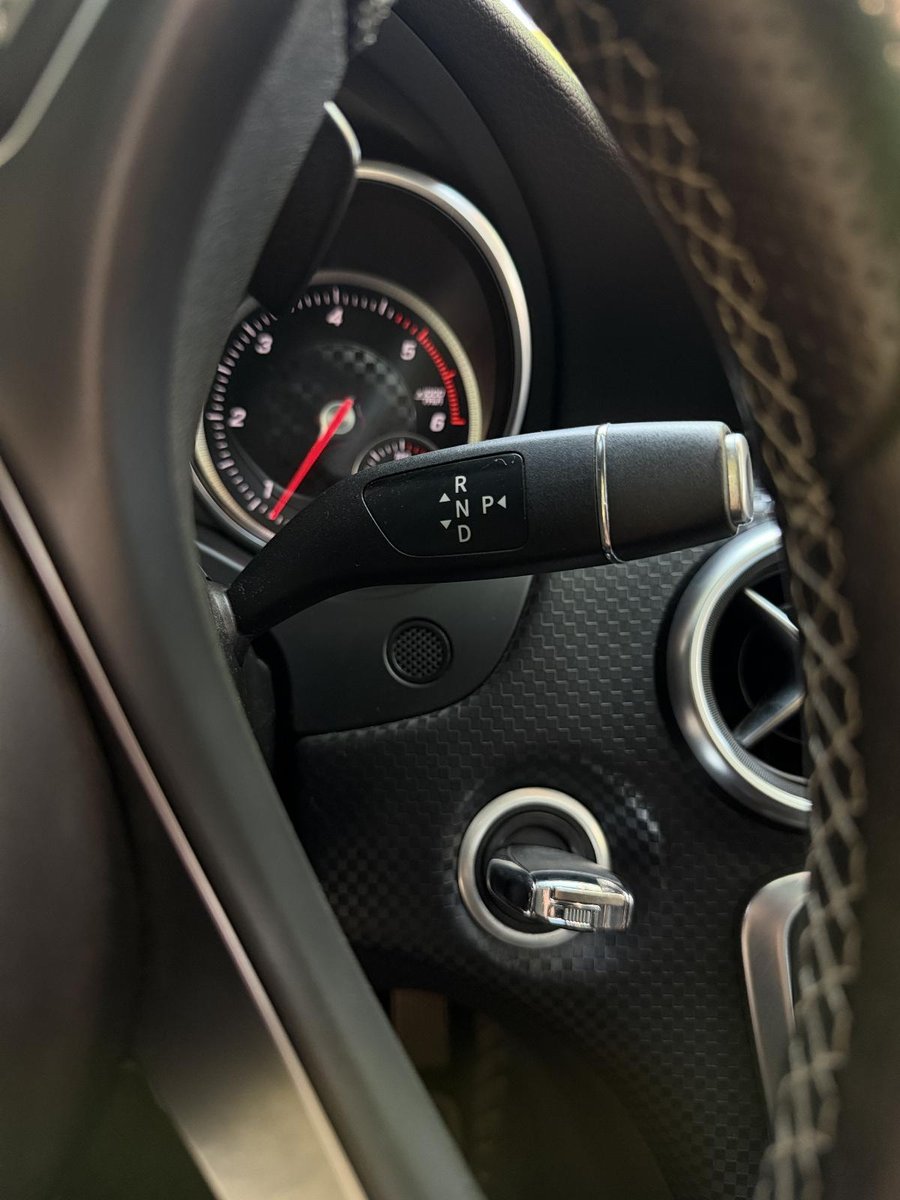 MERCEDES-BENZ A200 D 2017 - Imagen 8 de 10