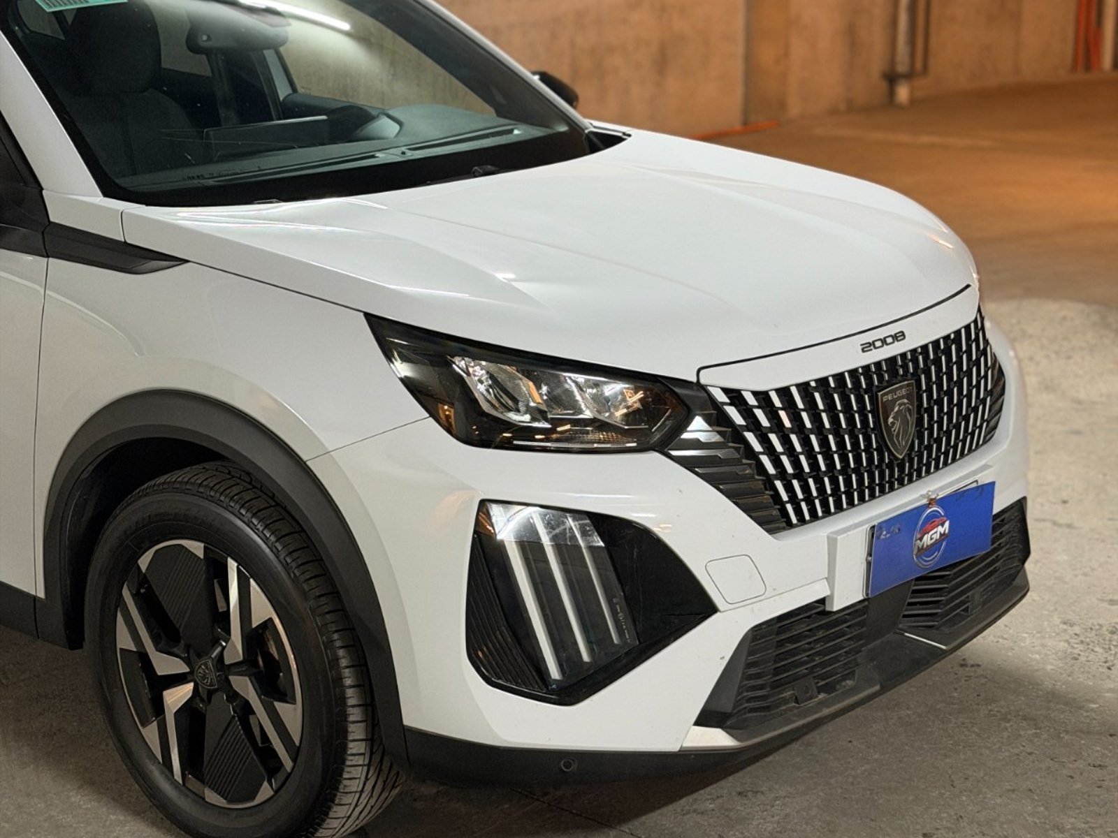 Peugeot 2008 1.5 ALLURE PACK ; ;• ; ; ; ;• ; ;Patente 7 ; ;• ; ;BLANCO 2024 - Foto 5 de 10