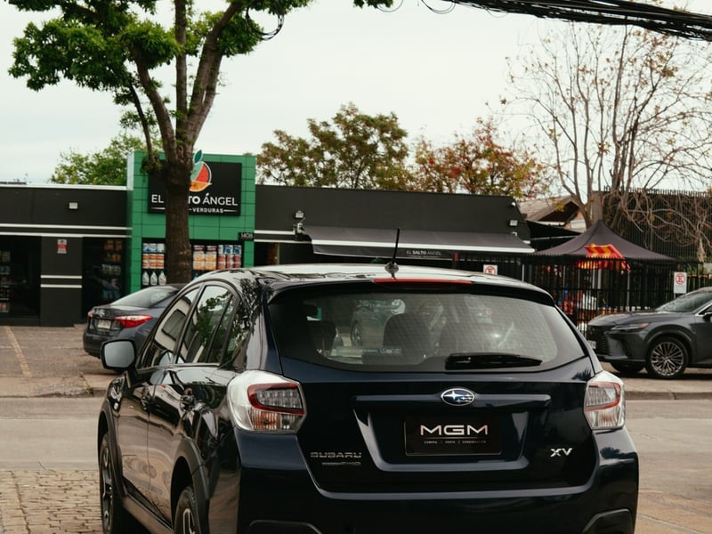 Subaru XV 2.0 DYNAMIC AWD CVT AT ¡Recién Llegado! ; ;• ; ; ; ;• ; ;Patente 2 ; ;• ; ;NEGRO 2016 - Imagen 9 de 10