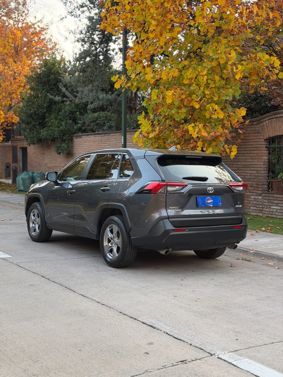 TOYOTA RAV 4 LE 2022 - Imagen 8 de 10
