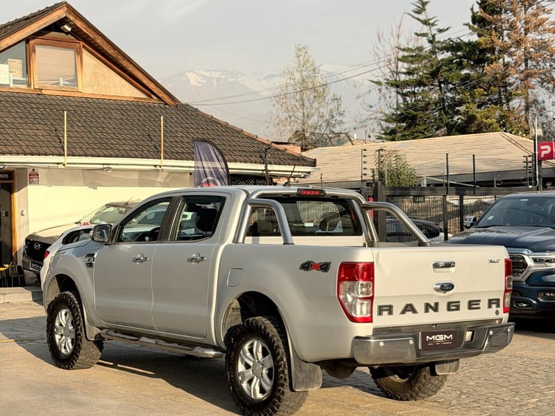 Ford RANGER 3.2 XLT 4X4 AT ¡Recién Llegado! ; ;• ; ; ; ;• ; ; ; ;• ; ;Patente 2 ; ;• ; ;PLATEADO 2021 - Imagen 10 de 10