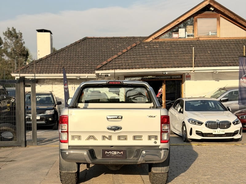 Ford RANGER 3.2 XLT 4X4 AT ¡Recién Llegado! ; ;• ; ; ; ;• ; ; ; ;• ; ;Patente 2 ; ;• ; ;PLATEADO 2021 - Imagen 9 de 10