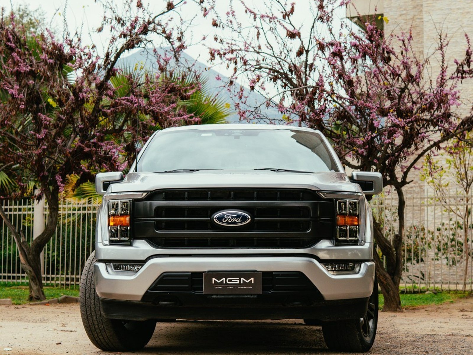 Ford F-150 LARIAT SPORT CC DOB. CAB. 4X4 ¡Recién Llegado! ; ;• ; ; ; ;• ; ;Patente 5 ; ;• ; ;PLATEADO 2022 - Foto 2 de 9